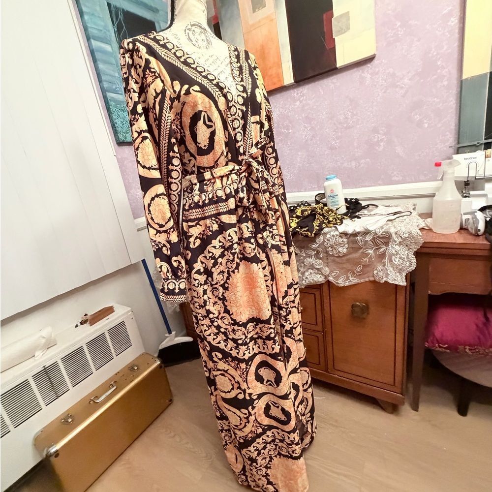 Chic Black and gold Patterned Swim Coverup - Picture 7 of 7